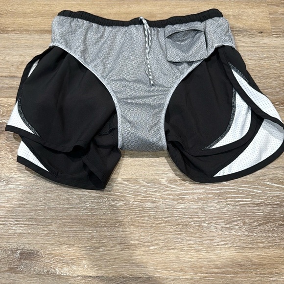 The North Face Black and White Athletic Shorts with Elastic Waistband SZ M - Picture 7 of 12